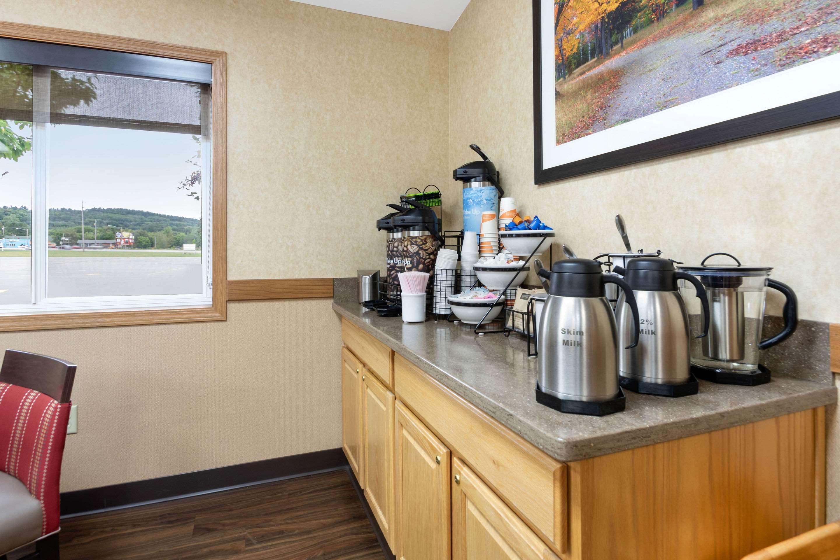 Comfort Inn Iron Mountain Buitenkant foto